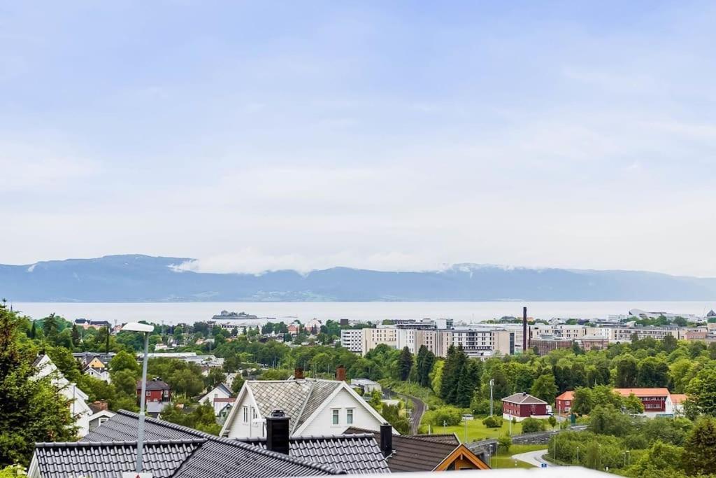 Adorable 1-Bedroom Apartment With A Fantastic View - Free Parking Trondheim Esterno foto